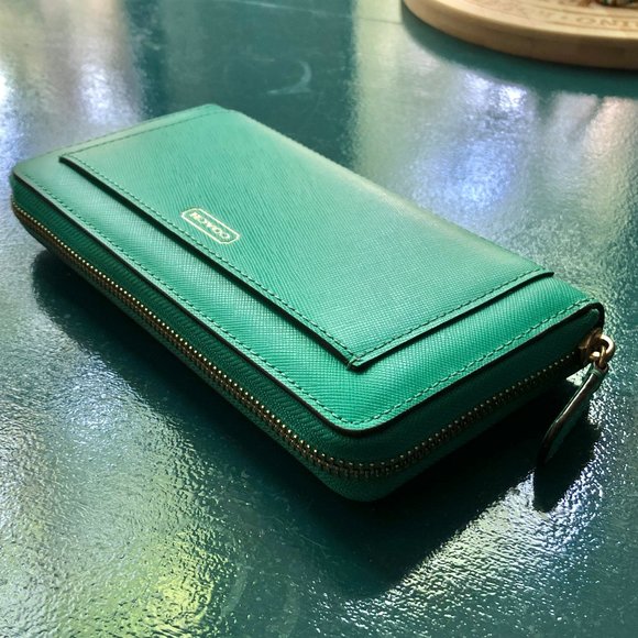 Darcy Wallet in Jade - Picture 1 of 5